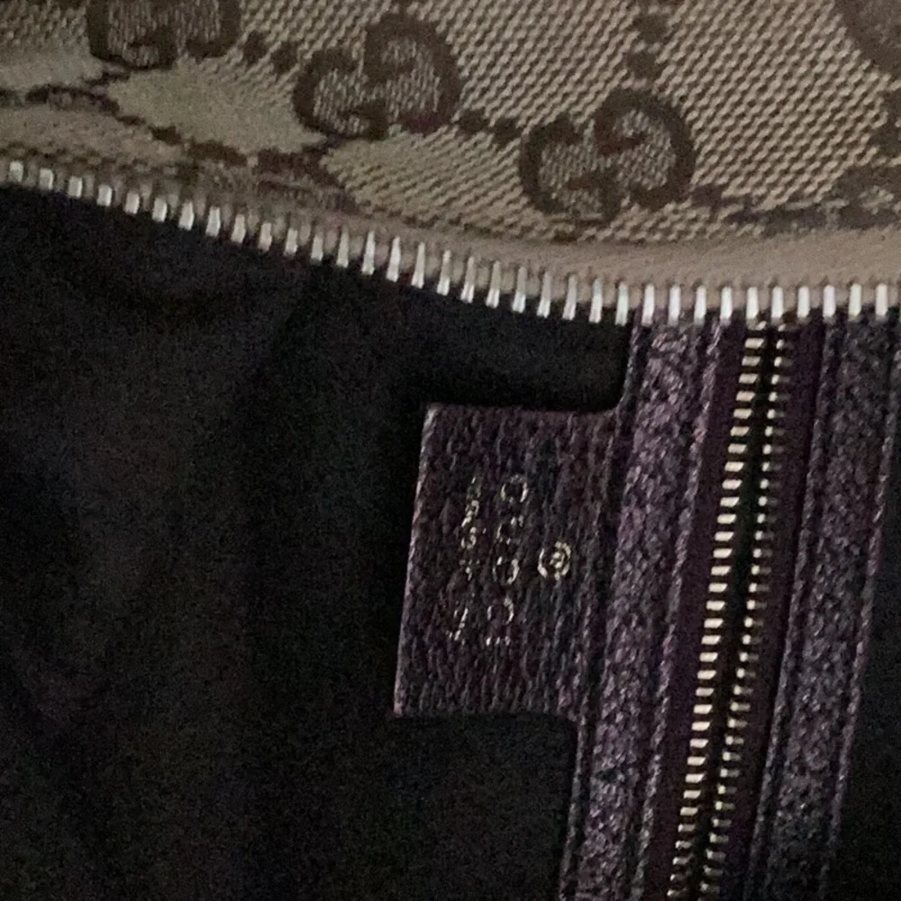 Authentic vintage GUCCI
Bamboo Ring Hobo - Picture 9 of 13